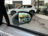 オレンジの点滅で後ろからきている車など、教えてくれます♪