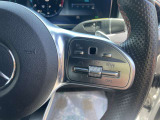 アダプティブクルーズコントロール搭載。 先行車を検知して、適切な車間距離を保てる速度に自動で調整し、先行車がいなくなった際は、設定速度で走行を続けます。