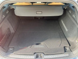 普段のお買い物や通勤、送迎等に十分な荷室スペースを確保しております。セカンドシートを倒すと、大きな荷物の積載も可能です。