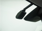 ◆ドライブレコーダー◆映像・音声などを記録する自動車用の装置です。 もしもの事故の際の記録はもちろん、旅行の際の思い出としてドライブの映像を楽しむことができます。