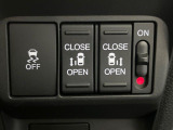 【両側パワースライドドア】スマートキーや運転席のスイッチで後席両側スライドドアの開閉が可能♪電動だから力を入れてドアを開ける必要が無く、小さなお子様でも簡単に開け閉めでき快適です♪