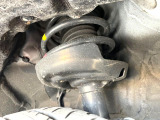 お車を安心してお乗りいただく為には、足回りの定期点検が欠かせません。サービスサポート(有償保証)では無料点検もご提供しており、安心のカーライフをお過ごしいただけるサポート体制が整っています。