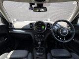 ◆LIBERALAは、輸入車選びの新たなスタイルを提案するインポート・セレクト・ブランドです。オーナー様となる方がクルマから直接感じる感性を第一にした、最良の一台との出会いをコーディネートいたします。