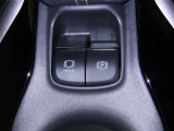 電動パーキングブレーキを装備しております。