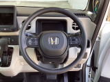 ステアリングスイッチでオーディオ各種操作が可能で、運転に集中できます。安心・安全・快適なドライブをお楽しみいただけます。
