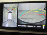 パノラミックビューモニター付きです。車両を上から見たような映像をディスプレイオーディオ画面に表示。運転席からの目視だけでは見にくい、車両周辺の状況をリアルタイムでしっかり確認できます。