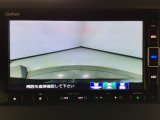 【バックカメラ】運転が苦手な方も車庫入れラクラクです!ギアをリバースに入れれば自動的に切り換わりますので、面倒な操作は不要です♪狭い駐車場もお車を傷つけず安心ですね!