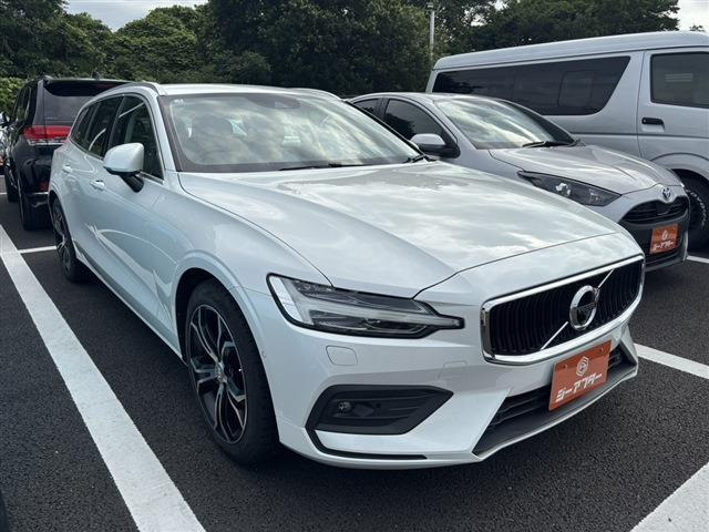 V60 B4 モメンタム 禁煙車 純正ナビ フルセグTV