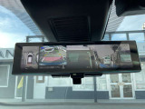 [スマートルームミラー]車両後方をミラーに映し出すため、悪天候の時でも視界は良好♪