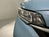 LEDヘッドライトは、点灯の瞬間から最大光量を発揮し、突然暗くなるトンネルなどでの安定感を高めます。