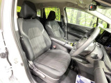 運転席シート廻りは使用感も少なく、良好な状態となっています。前オーナー様が丁寧に使っていたことがよくわかりますね。
