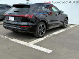 Q8 e-tron 55 クワトロ Sライン 4WD 