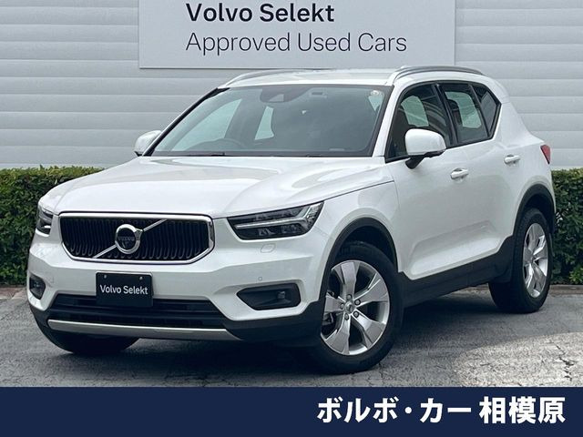 XC40 B4 AWD モメンタム 4WD 