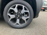 ご納車前にはプロの整備士が点検を行い、交換の必要がある部品は交換してからご納車いたします。また、その後の点検・整備・車検等も当社にお任せください。