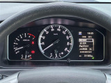 【メーターまわり】ドライバーから見やすい位置にあって安全運転に寄与します。マルチインフォメーションディスプレイでは、クルマに関する情報の確認はもちろん、各種安全機能・装備のON/OFFも設定可能。