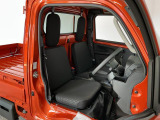 【運転席・助手席】内装ルームクリーニング済みです。しっかり綺麗にしていますので、是非、お確かめください。車に自信があるからこそ、是非一度ご来店頂き内外装も見てもらえると幸いです。