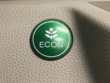 ★ECONスイッチ★ エコドライブを加速しよう!スイッチをONにすると、運転の仕方によるロスを抑え込み燃費をよくするようクルマが頑張ります(*^ー^*)燃費向上にチャレンジ♪