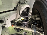 お車を安心してお乗りいただく為には、足回りの定期点検が欠かせません。サービスサポート(有償保証)では無料点検もご提供しており、安心のカーライフをお過ごしいただけるサポート体制が整っています。