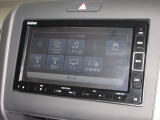 ナビゲーションは純正メモリーナビ(VXM-214VFi)を装着しております。AM、FM、CD、DVD再生、Bluetooth、音楽録音再生、フルセグTVがご使用いただけます。
