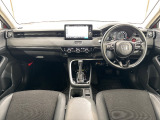 いつでも気持ちよく運転できて、使い勝手のいい収納や体をケアするシート、細部にまでこだわったインテリア♪
