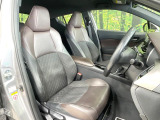 運転席シート廻りは使用感も少なく、良好な状態となっています。前オーナー様が丁寧に使っていたことがよくわかりますね。