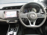 キックスの運転席廻りになります。