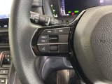 ステアリングにオーディオ操作スイッチが付いています。オーディオ画面に直接タッチしなくても操作が出来ますので、運転に集中できます。