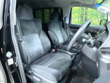 運転席シート廻りは使用感も少なく、良好な状態となっています。丁寧に使われていたことがよくわかりますね。