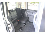 たたんだり 跳ね上げたり自在にシートアレンジ