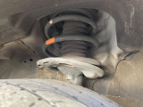 お車を安心してお乗りいただく為には、足回りの定期点検が欠かせません。サービスサポート(有償保証)では無料点検もご提供しており、安心のカーライフをお過ごしいただけるサポート体制が整っています。
