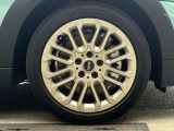 【MINI NEXT 延長保証】「MINI NEXT 延長保証」は、「MINI NEXT2年」保証付車両をご購入いただいたオーナーの皆様に、より快適なMINI ライフを楽しんでいただくためのサポートプログラムです。