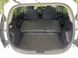 普段のお買い物や通勤、送迎等に十分な荷室スペースを確保しております。セカンドシートを倒すと、大きな荷物の積載も可能です♪