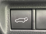 【パワーバックドア】スマートキーや運転席のボタンを押すだけでリアゲートが自動で開閉します!荷物を持っている時や、高い位置にあるバックドアを閉める際に便利な機能です♪