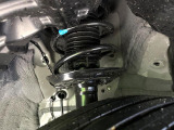 お車を安心してお乗りいただく為には、足回りの定期点検が欠かせません。サービスサポート(有償保証)では無料点検もご提供しており、安心のカーライフをお過ごしいただけるサポート体制が整っています。