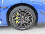 サビに強い純正アルミホイール。デザインも車体とベストマッチ。