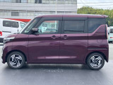 左側オートスライドドア付きです。リモコンや車内からでも開閉操作は可能です。