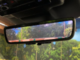 【デジタルインナーミラー】後席の大きな荷物や同乗者で後方が確認しづらい時でも安心!カメラが撮影した車両後方の映像をルームミラー内に表示。クリアな視界で状況の確認が可能です!