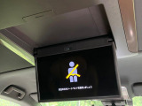 【フリップダウンモニター】大画面モニターで後席でもエンタメをお楽しみいただけます。小さなお子様にも大人気の装備です♪