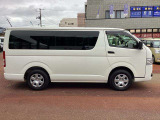 ご成約のおクルマ全て、エンジンオイルを交換してご納車させていただきます!また、点検時に消耗品の状態確認も行い必要に応じて新品交換させていただきます!