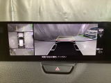 狭い場所での駐車やすれ違いなどでより的確な運転操作に役立つ360&deg;ビューモニターが装備されています。