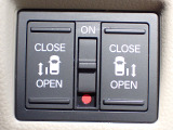 運転席からもスライドドアをボタン操作でスピーディーに開閉できます!またスマートキーでも操作できるので便利です。