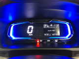 メーターも見易いレイアウトなので安心ドライブをサポートします。