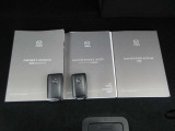 キーを携帯していればリクエストスイッチを押すだけでドアの開錠・施錠が可能です。しかもキーを差し込むことなくエンジンの始動・停止も可能です。取扱説明書・メンテナンスノートが揃っていますので安心です。