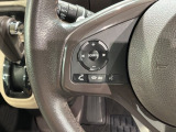 ステアリングにオーディオ操作スイッチが付いています。オーディオ画面に直接タッチしなくても操作が出来ますので、運転に集中できます。