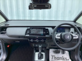 運転席周りです。カップホルダーや小物の収納などは必須ですよね!!使い勝手の良いつくりになっております!!