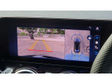【360度カメラシステム】リバースと連動し、車両後方の映像をディスプレィに表示歪みの少ないカメラにより鮮明な画像で後退の運転操作をサポートします。