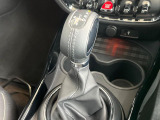 ●MTモード付きAT:通常は自動でおこなわれる変速(ギアチェンジ)をドライバーの操作によって意図的に変えられるシステムです。より一層普段のドライブをお楽しみいただけます!