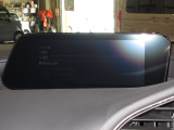 ナビゲーションは純正9インチメモリーナビを装着しております。AM、FM、CD、DVD再生、Bluetooth、フルセグTVがご使用いただけます。初めて訪れた場所でも安心ですね!