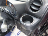 ドリンクホルダーついてます。