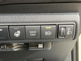 【ステアリングヒーター】冬場に冷たくなりやすい革巻きステアリングを、スイッチ一つで素早く適温に!エアコンよりも早く温まってくれるので、寒い日の運転も快適になりますね♪